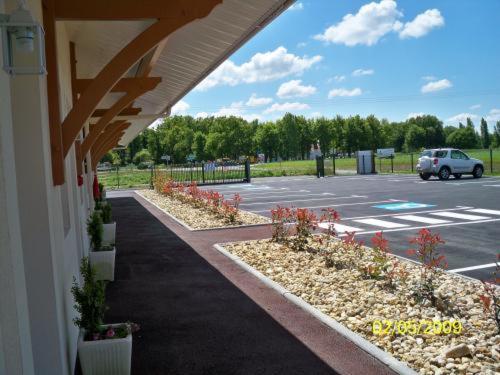 Natur'Hotel Menesplet Exterior photo