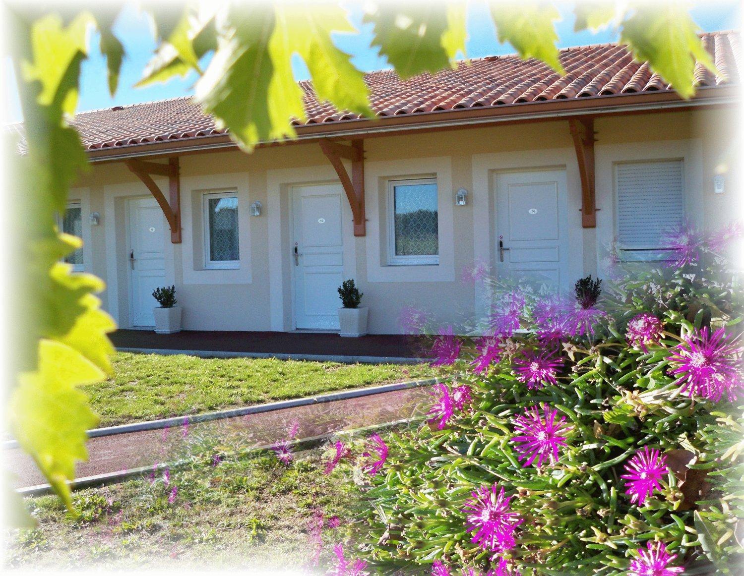 Natur'Hotel Menesplet Exterior photo